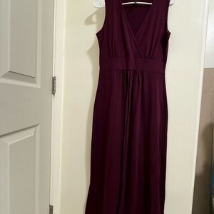 Elegant Sleeveless Burgundy Dress